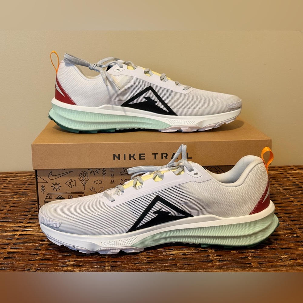 Nike Trail Men's White and Red Athletic Shoes